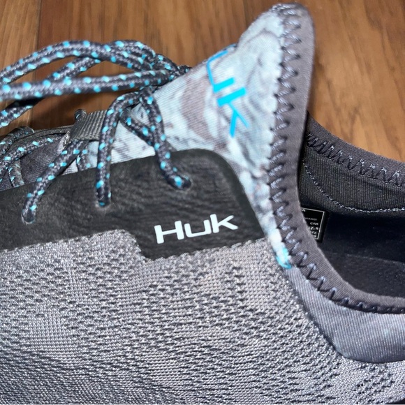 HUK-Gray and Black Low-Top Athletic Shoes with Two-Tone Design - Picture 3 of 6